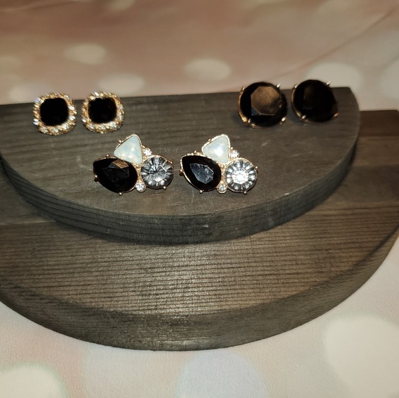 2 for $20 Nwt Black Stone Gold Earrings Set - Picture 3 of 6